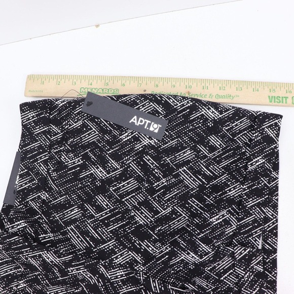 Apt 9 Mid Rise Citi Shorts Woman's Size 12 NWT - Picture 8 of 9